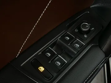 2024 Volkswagen Tiguan - image 29