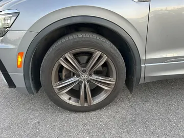 2021 Volkswagen Tiguan - image 7