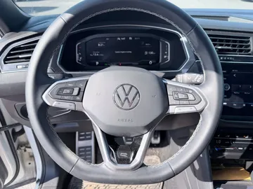 2023 Volkswagen Tiguan - image 10