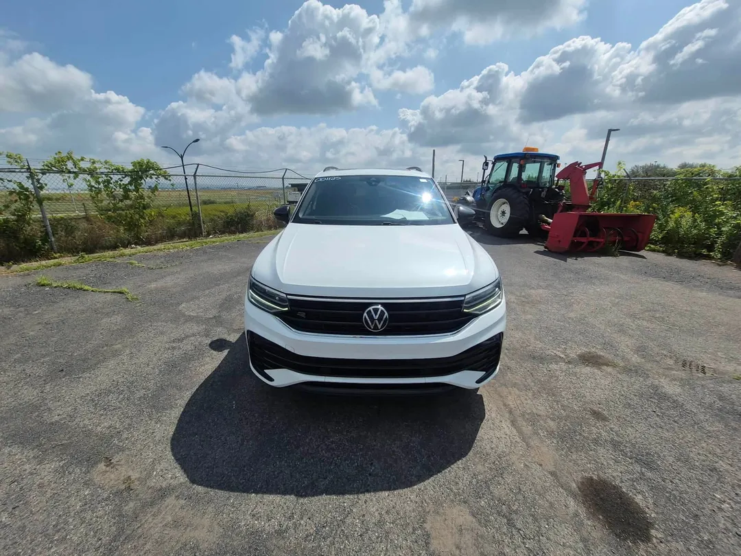 2024 Volkswagen Tiguan — photo 2