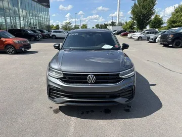 2023 Volkswagen Tiguan - image 2
