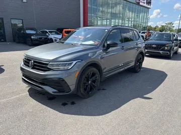 2023 Volkswagen Tiguan - image 3