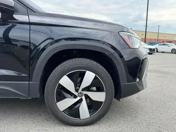 2026 Volkswagen Taos - image 7