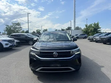 2022 Volkswagen Taos - image 2