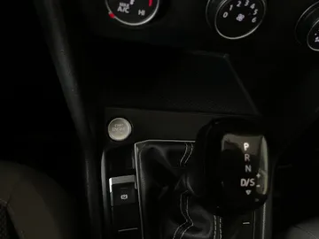 2022 Volkswagen Taos - image 22
