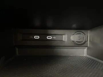 2022 Volkswagen Taos - image 25