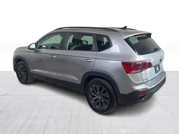 2022 Volkswagen Taos - image 11