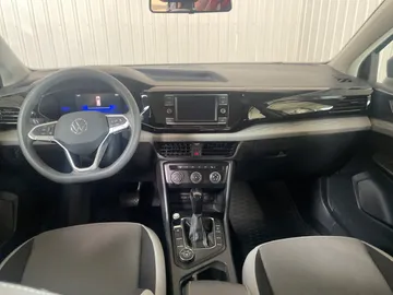 2022 Volkswagen Taos - image 4
