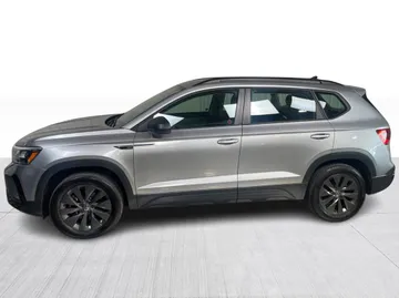 2022 Volkswagen Taos - image 10