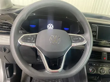 2022 Volkswagen Taos - image 17