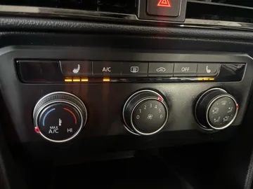 2022 Volkswagen Taos - image 20