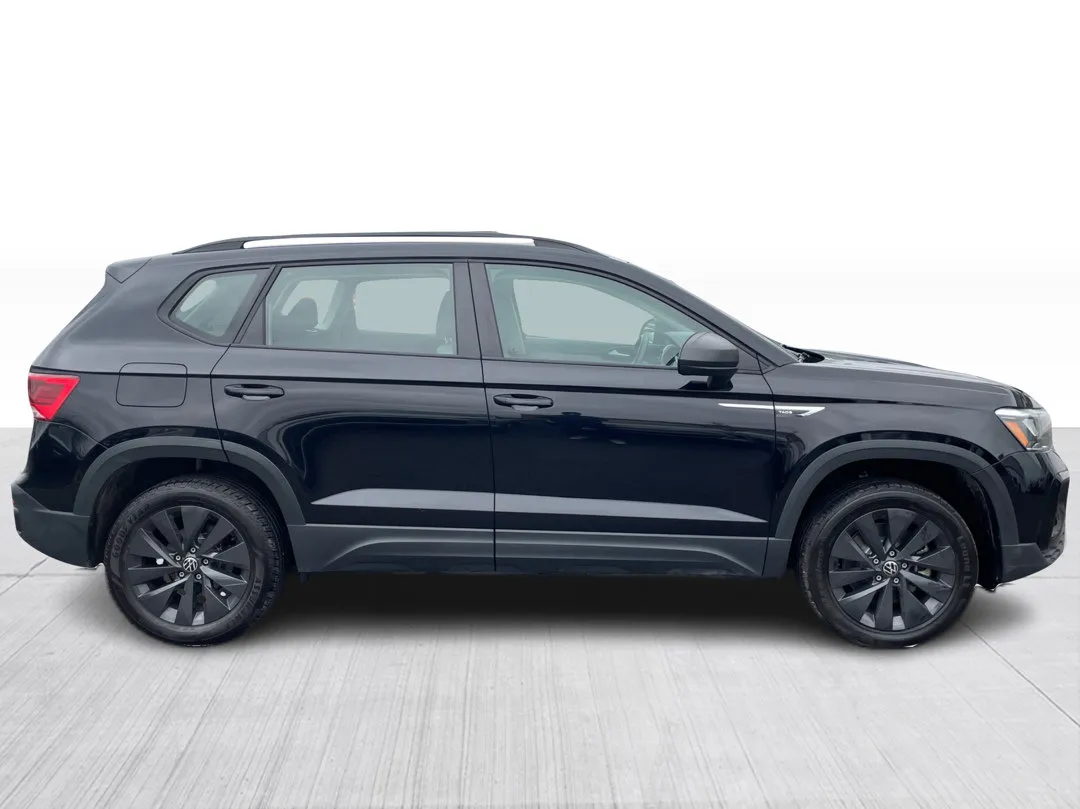 2024 Volkswagen Taos for sale - photo 2