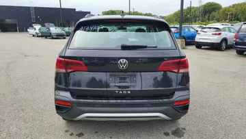 2024 Volkswagen Taos - image 4