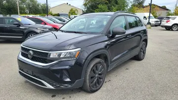 2024 Volkswagen Taos - image 3
