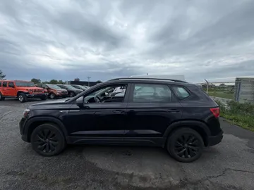 2024 Volkswagen Taos - image 4