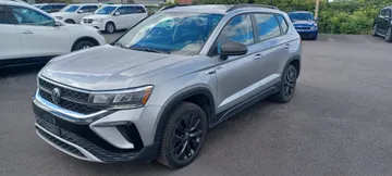 2024 Volkswagen Taos - image 3