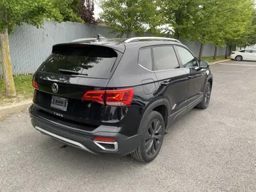 2024 Volkswagen Taos - image 3