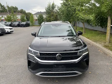 2024 Volkswagen Taos - image 2