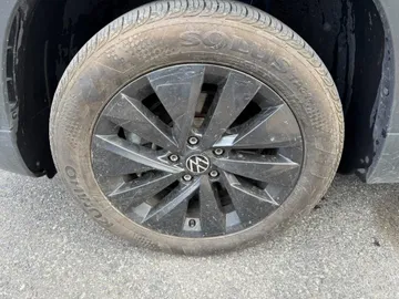 2024 Volkswagen Taos - image 7