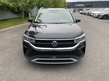 2024 Volkswagen Taos - image 2