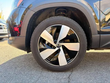 2024 Volkswagen Taos - image 7
