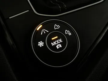 2022 Volkswagen Taos - image 25