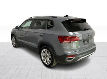2022 Volkswagen Taos - image 12