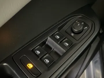 2022 Volkswagen Taos - image 26