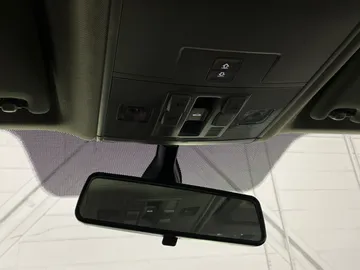 2022 Volkswagen Taos - image 17