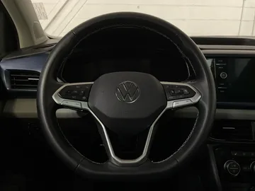 2022 Volkswagen Taos - image 19