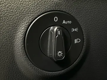 2022 Volkswagen Taos - image 20