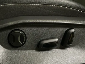2022 Volkswagen Taos - image 21