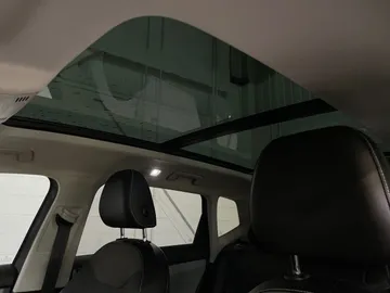2022 Volkswagen Taos - image 6