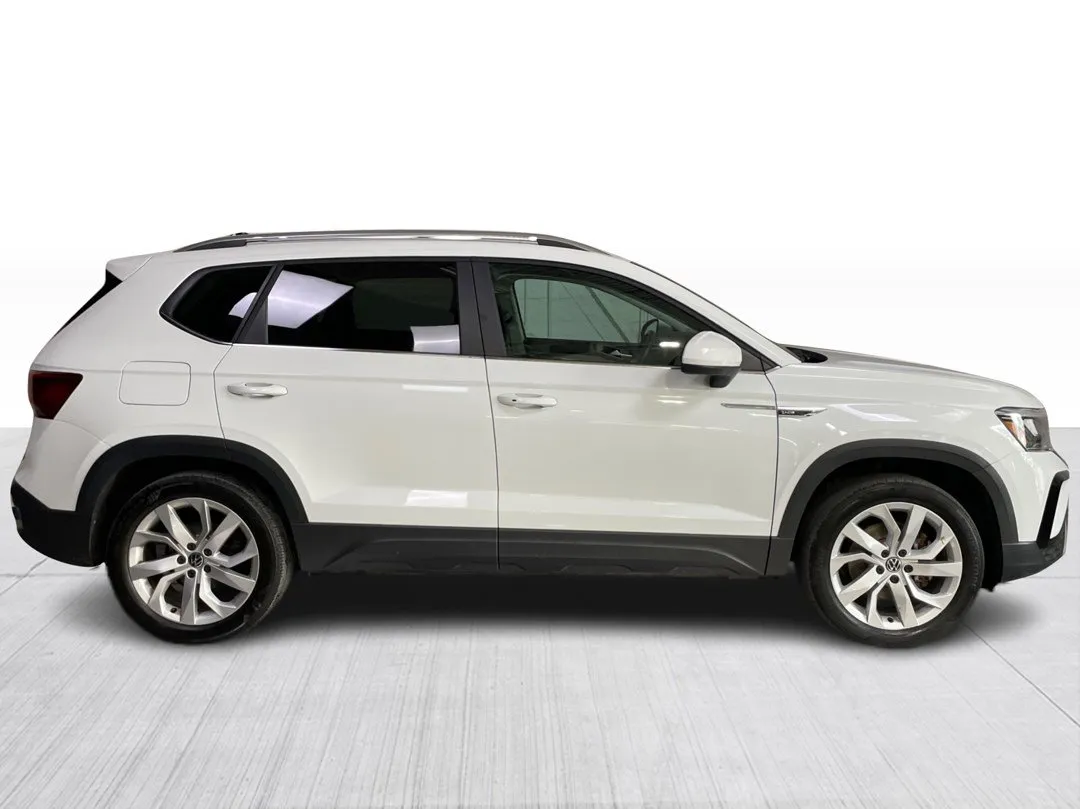2022 Volkswagen Taos — photo 2