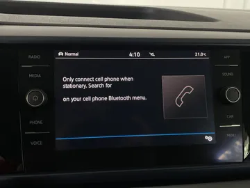 2022 Volkswagen Taos - image 28