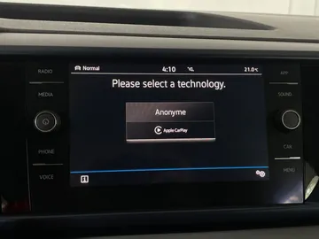 2022 Volkswagen Taos - image 8