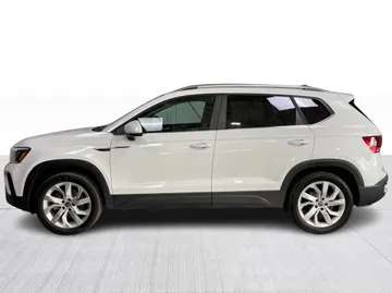 2022 Volkswagen Taos - image 11