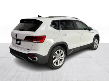 2022 Volkswagen Taos - image 15