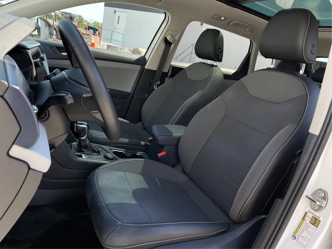 2022 Volkswagen Taos — photo 3