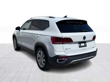 2022 Volkswagen Taos - image 12