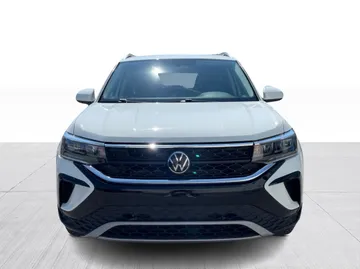 2022 Volkswagen Taos - image 9