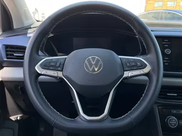 2022 Volkswagen Taos - image 18