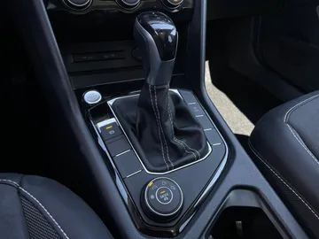 2022 Volkswagen Taos - image 24
