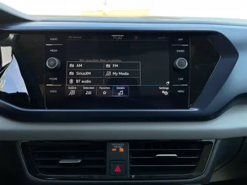 2022 Volkswagen Taos - image 26