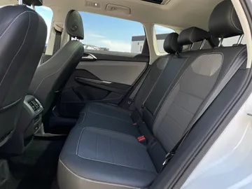 2022 Volkswagen Taos - image 16