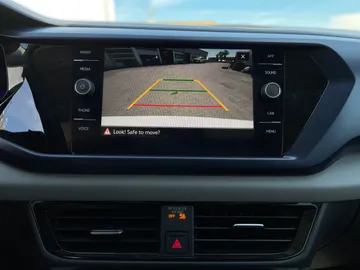 2022 Volkswagen Taos - image 20
