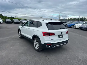 2022 Volkswagen Taos - image 6