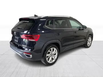 2022 Volkswagen Taos - image 15