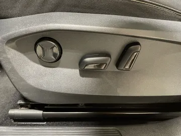 2022 Volkswagen Taos - image 19