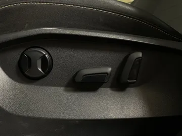 2022 Volkswagen Taos - image 21
